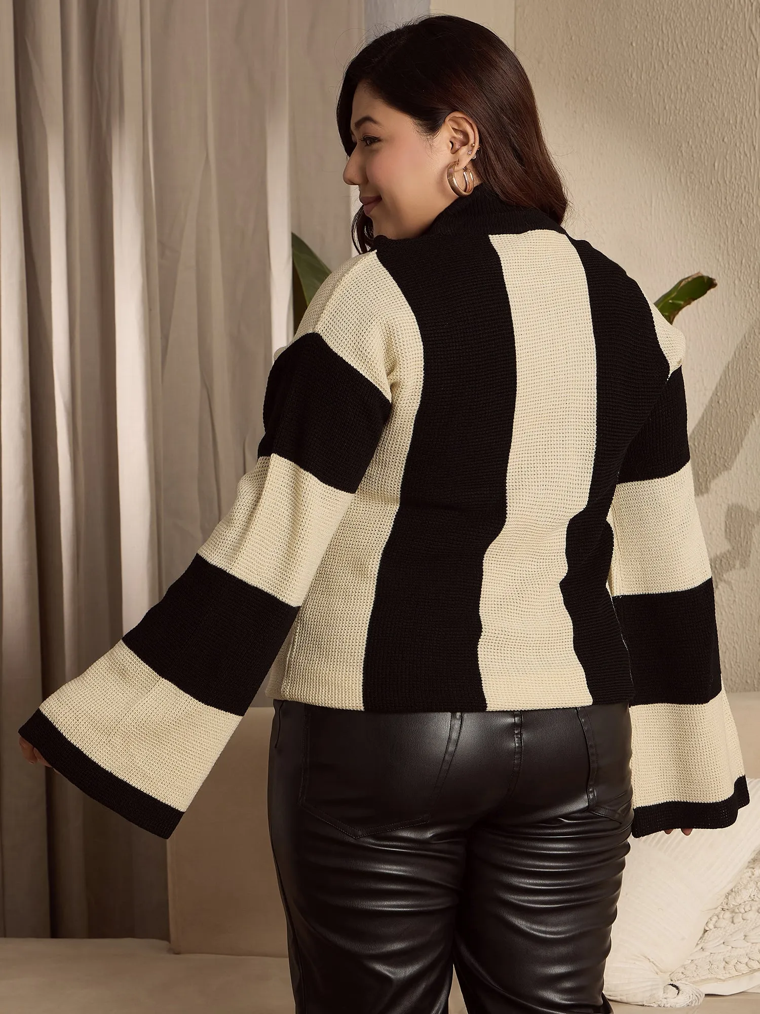 Berrylush Curve Women Black & White Frenchy Two-Tone Printed Round Neck Drop-Shoulder Sleeves Ribbed Hem Regular Sweater