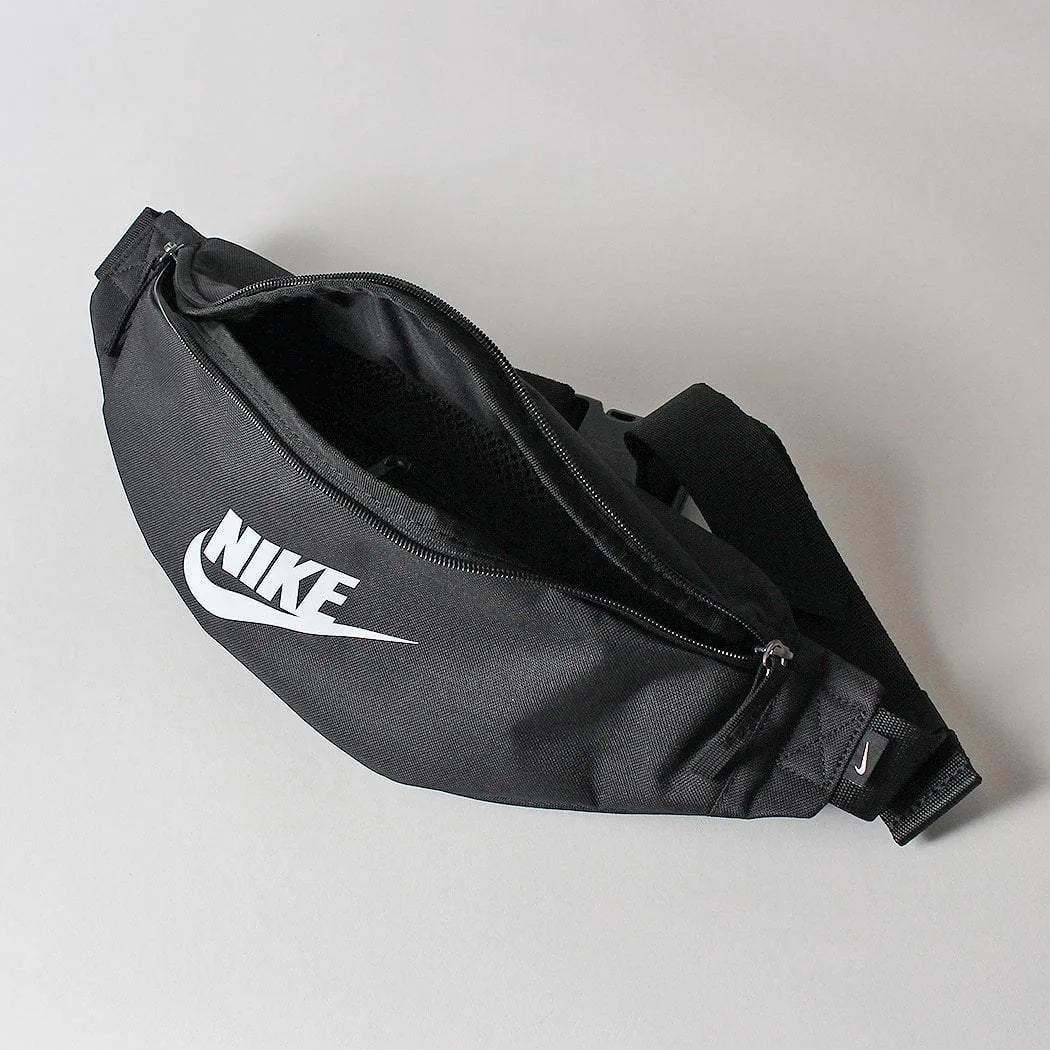 Nike Sportswear Heritage Hip Pack