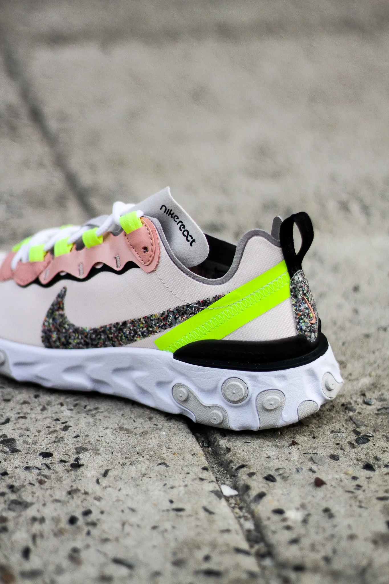 W REACT ELEMENT 55 "SOFT PINK"